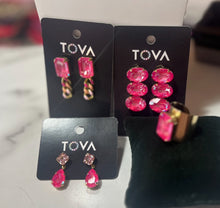 Load image into Gallery viewer, TOVA Roddy Ring in Ultra Fuschia
