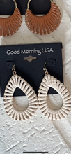 Load image into Gallery viewer, Gold and Off-White Teardrop Earrings
