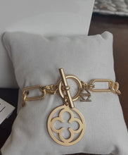 Load image into Gallery viewer, ZENZII Gold mat metal rope, link, clover, toggle bracelet
