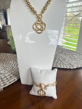 Load image into Gallery viewer, ZENZII Gold medal large clover, drop earrings ￼
