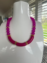 Load image into Gallery viewer, ZENZII Pink resin glass beaded necklace
