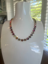 Load image into Gallery viewer, Tova Oakland necklace in flamingo mix
