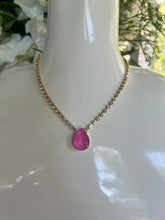 Load image into Gallery viewer, Tova Milli  Necklace and antique gold with ultra orchid
