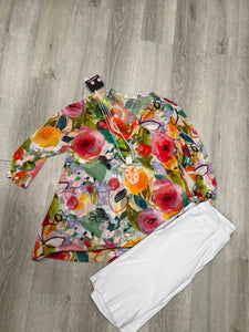 Jess and Jane Floral V neck Top