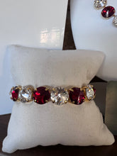 Load image into Gallery viewer, Tova THE CROATIA STRETCH BRACELET
SCARLET AND CLEAR
ALTERNATING
