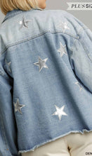 Load image into Gallery viewer, Curvy Star Patch Denim Jacket
